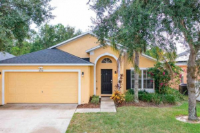 5 bedroom, 7 bed , 3 bathroom Midterm Rental Home with Pool and Game room, near Disney